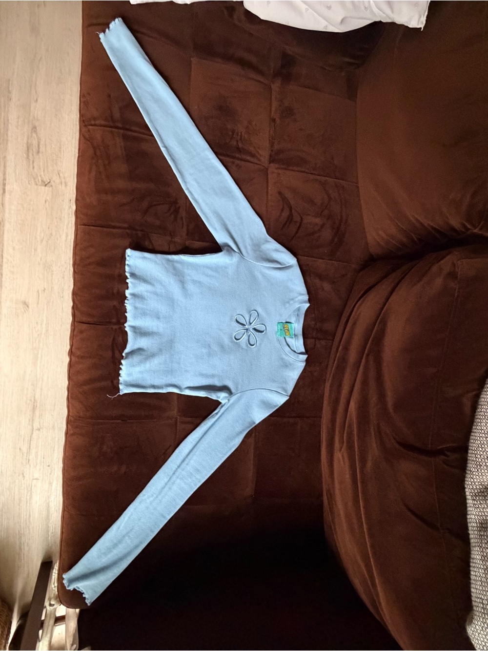Zumiez Light Blue Long Sleeve Cropped Top with Flower Cutout - Picture 3 of 5
